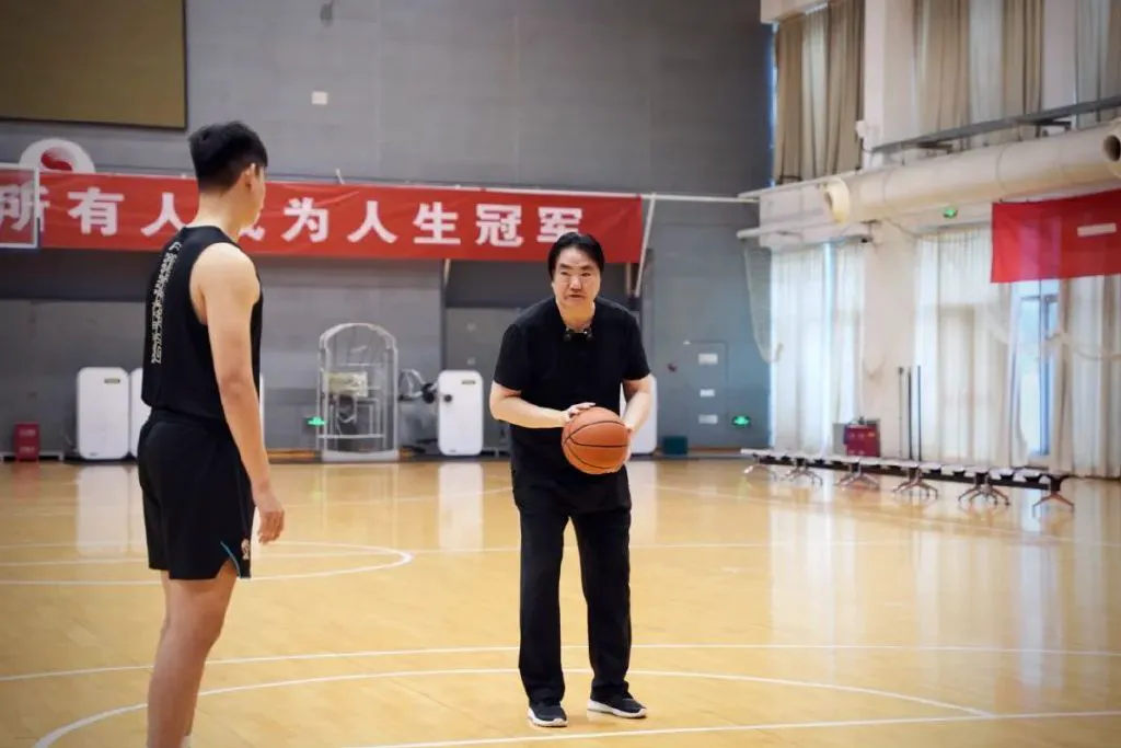 如何为前锋设计高效的篮球训练方案_1